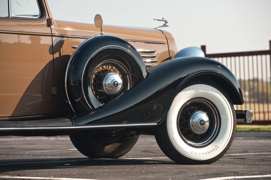  Buick Series 90 Club Sedan 1934 года  (фото 13 из 24)